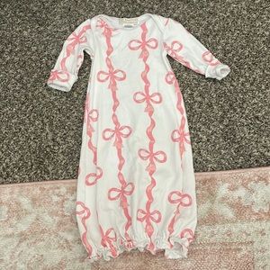 The Beaufort company 0-3 bow gown